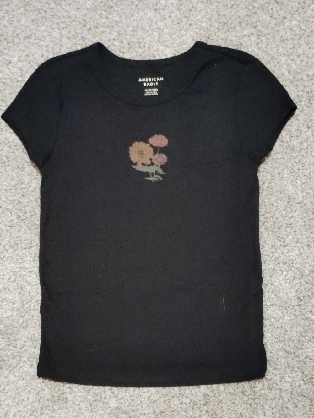 American Eagle Outfitters Black Short Sleeve Tee with Muted Floral